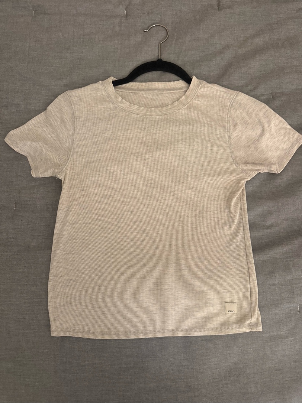 Vuori Pose light Gray Short Sleeve Tee